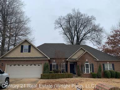 Main picture of 918 Brownwood Cir