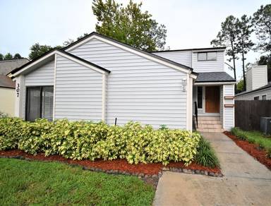 Main picture of 307 Kirkcaldy Dr