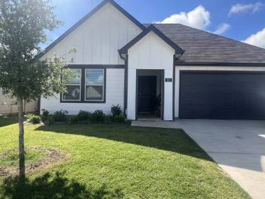 Main picture of 153 Lacy Ln
