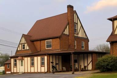 Main picture of 215 Broad St
