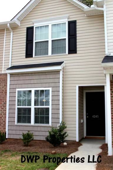 Main picture of 4206 Youngstown Dr