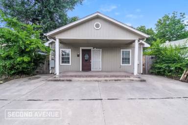 Main picture of 1521 S Blackwelder Ave