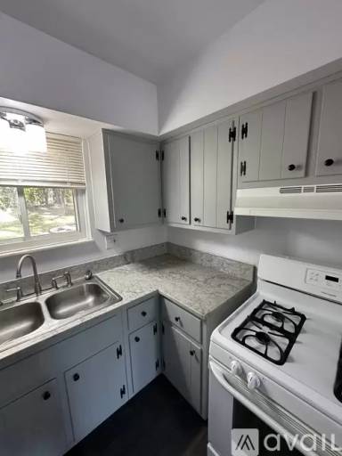 Main picture of 19 Maplecrest Dr