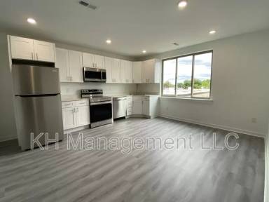 Main picture of 5436 Vine St