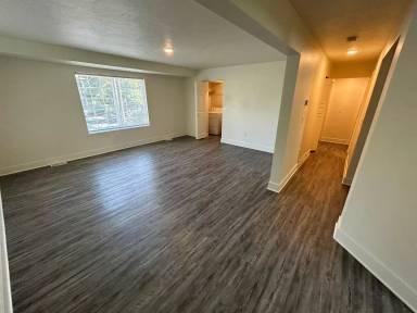 Main picture of 803 E Mission Ave