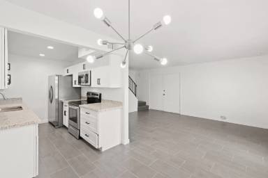 Main picture of 6004 W Golden Ln