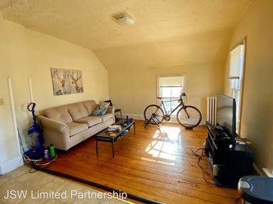 Main picture of 929 E Gorham St