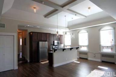 Main picture of 623 S Wolcott St