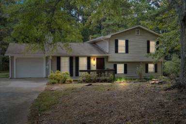 Main picture of 304 Cypress Cir