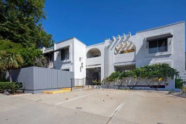 Main picture of 2112 Garnet Ave