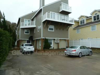 Main picture of 3157 Page Ave