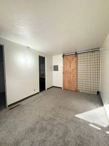 Main picture of 712 W Mission Ave