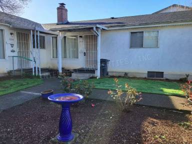 Main picture of 3414 SE 67th Ave