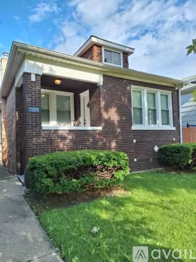 Main picture of 2121 N Marmora Ave
