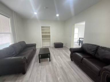 Main picture of 277 S 7th St