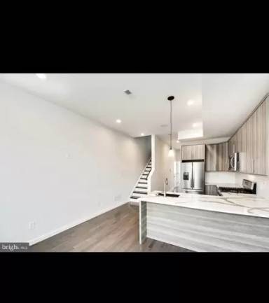 Main picture of 711 W Montgomery Ave