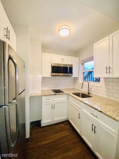 Main picture of 298 Meridian St