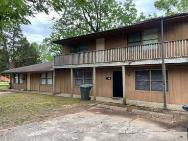 Main picture of 101 N Cherry St