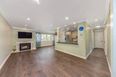 Main picture of 685 Comet Dr