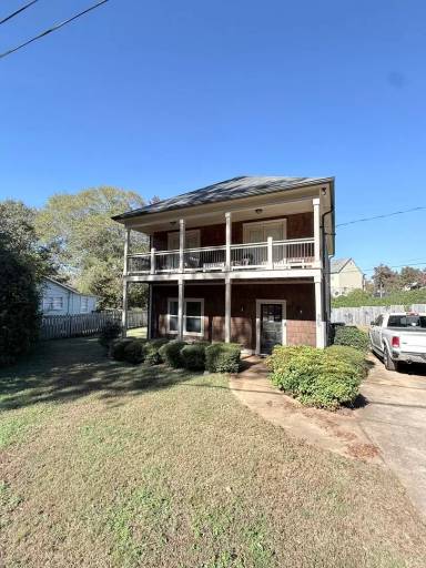 Main picture of 305 Conrad Dr