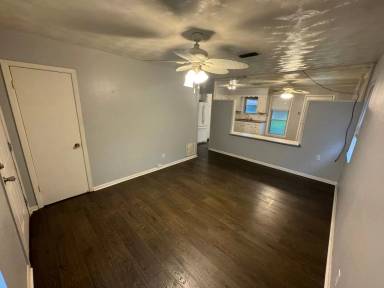 Main picture of 3002 Hazel Cir