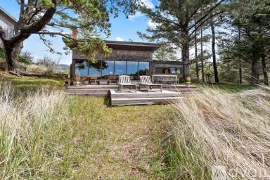 Main picture of 46830 Hawk Dr
