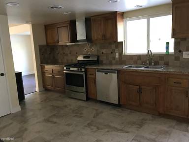 Main picture of 321 E Gainsborough Rd
