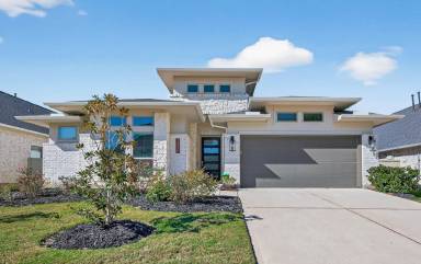 Main picture of 15330 Legacy Park Way