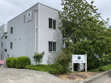 Main picture of 2020 NE 89th St
