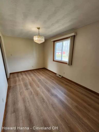 Main picture of 2716 W Skyline Dr