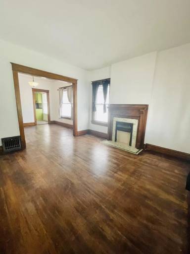 Main picture of 303 N Jackson Ave