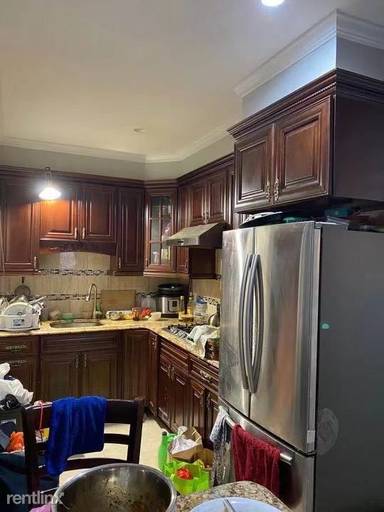 Main picture of 24 Avenue O