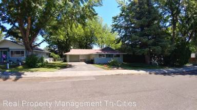 Main picture of 1604 W 7th Pl