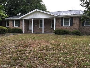 Main picture of 1600 Dickens St