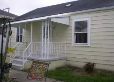 Main picture of 206 2nd Ave