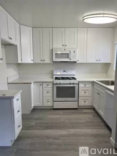 Main picture of 15029 Burbank Blvd