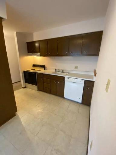 Main picture of 445 W Grand Ave