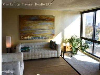 Main picture of 812 Memorial Dr