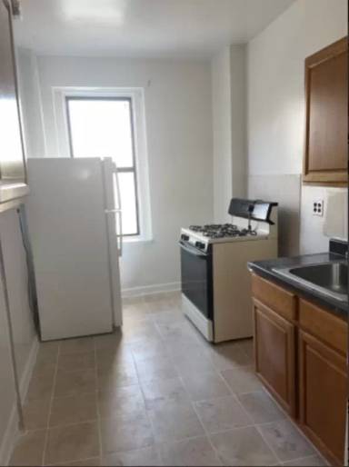 Main picture of 2180 Davidson Ave