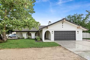 Main picture of 5136 W Cherry Ln