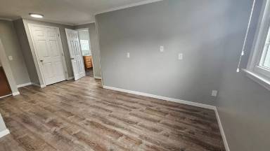 Main picture of 425 W Cook Rd