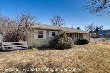 Main picture of 2764 S Madison St