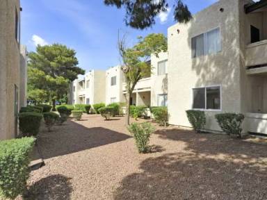 Main picture of Villas East