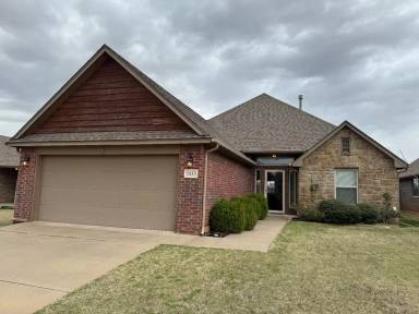Main picture of 2433 NW 195th St