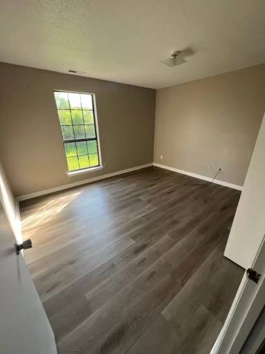 Main picture of 40 Iris Ln