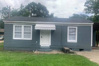 Main picture of 121 Stevens St