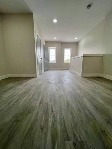 Main picture of 32 S 62nd St