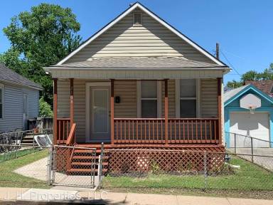 Main picture of 2506 Rees St