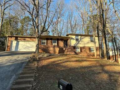 Main picture of 2618 Belle Meade Dr NE