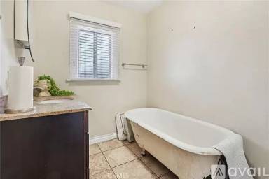 Main picture of 5328 5th Ave